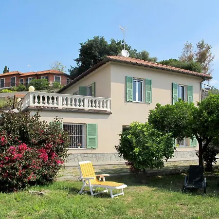 Ferienwohnung San Bartolomeo Al Mare 115s Apartamento