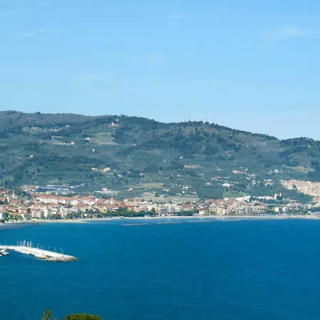 Ferienwohnung San Bartolomeo Al Mare 115s Apartamento